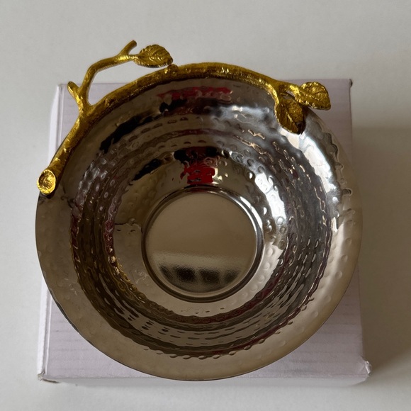 Other - Hammered Silver Color Decorative Bowl with Gold Leaf Handle
